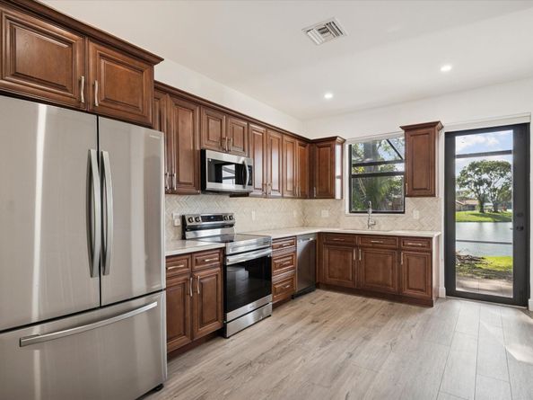 7600 Hyannis Ln, Parkland FL 33067