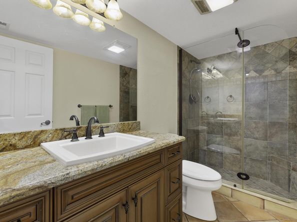 1202 S Lake Drive 105, Lantana FL 33462