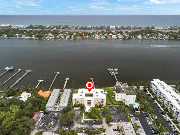 1202 S Lake Drive 105, Lantana FL 33462