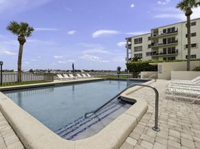 1202 S Lake Drive 105, Lantana FL 33462