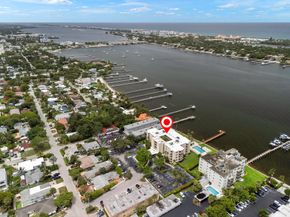 1202 S Lake Drive 105, Lantana FL 33462