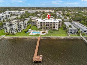 1202 S Lake Drive 105, Lantana FL 33462