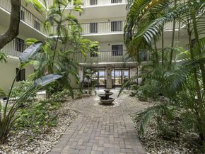 1202 S Lake Drive 105, Lantana FL 33462