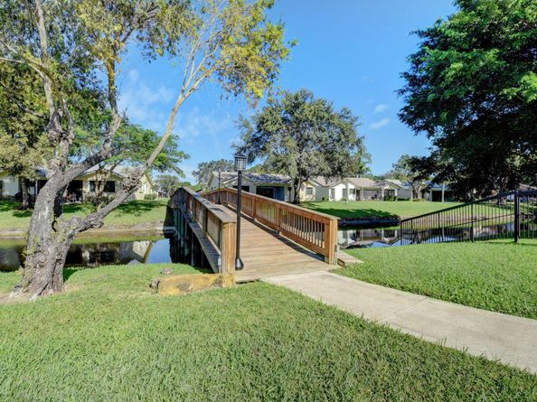 10911 Lake Front Place, Boca Raton FL 33498