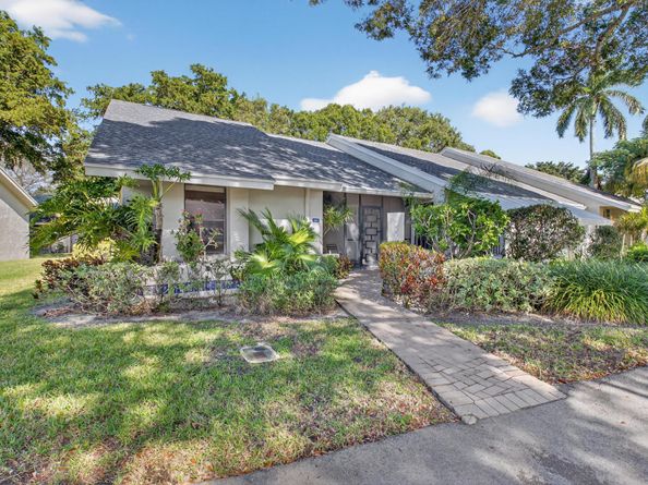 10911 Lake Front Place, Boca Raton FL 33498