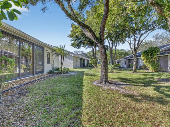 10911 Lake Front Place, Boca Raton FL 33498