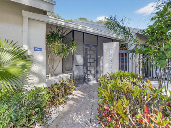 10911 Lake Front Place, Boca Raton FL 33498