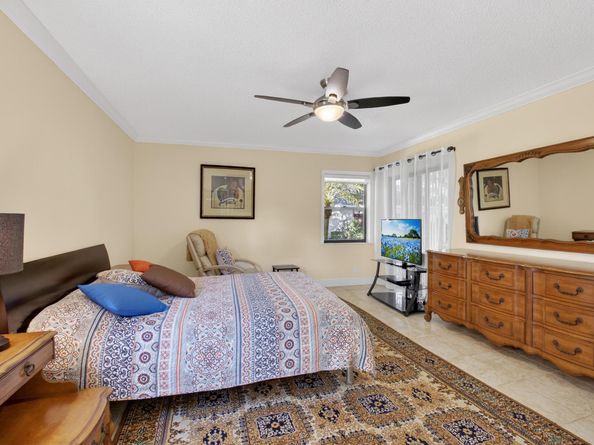 10911 Lake Front Place, Boca Raton FL 33498