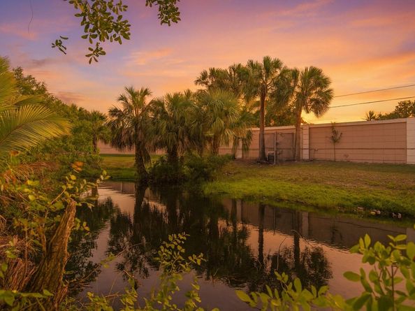 7420 SW 14th Pl, North Lauderdale FL 33068