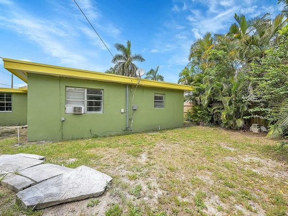 1645 W 31st Street, Riviera Beach FL 33404