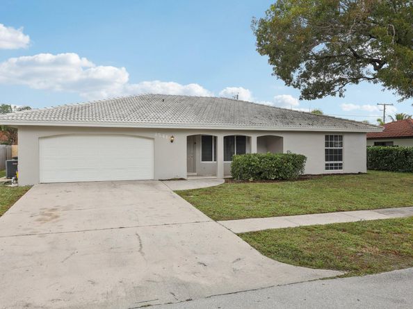 1541 NW 9th St, Boca Raton FL 33486