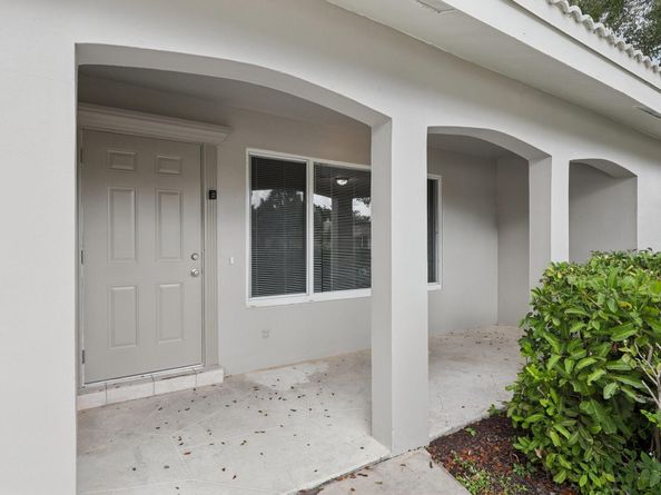 1541 NW 9th St, Boca Raton FL 33486