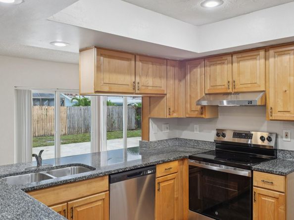 1541 NW 9th St, Boca Raton FL 33486