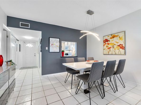 601 NW 76th Ter 208, Margate FL 33063