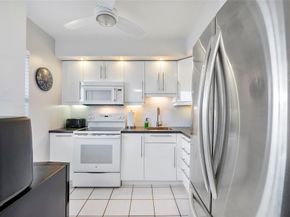 601 NW 76th Ter 208, Margate FL 33063