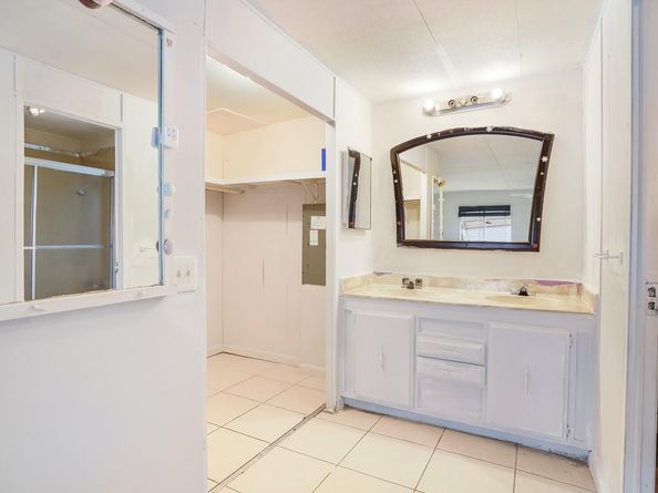 5863 SW 29th Ave, Fort Lauderdale FL 33312