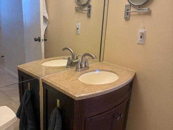 600 Parkview Dr 826, Hallandale Beach FL 33009