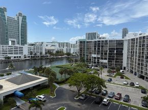 600 Parkview Dr 826, Hallandale Beach FL 33009