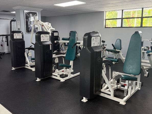 600 Parkview Dr 826, Hallandale Beach FL 33009