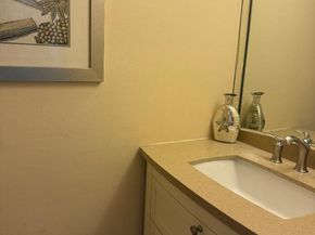 600 Parkview Dr 826, Hallandale Beach FL 33009