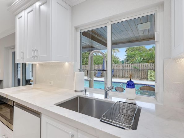 1459 NW 113th Ter, Coral Springs FL 33071