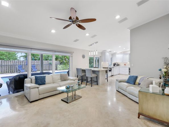 1459 NW 113th Ter, Coral Springs FL 33071