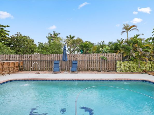 1459 NW 113th Ter, Coral Springs FL 33071