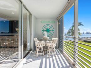 105 Paradise Harbour Boulevard 206, North Palm Beach FL 33408