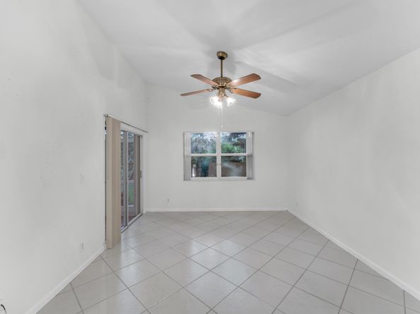 2705 Pointe Circle, Greenacres FL 33413