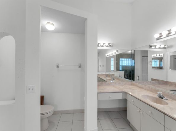 2705 Pointe Circle, Greenacres FL 33413