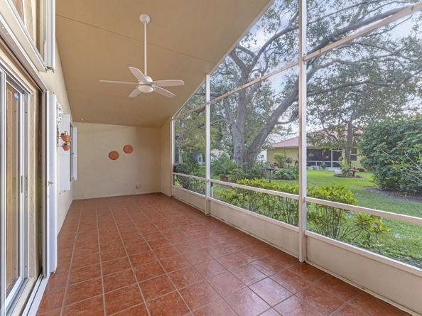 2705 Pointe Circle, Greenacres FL 33413