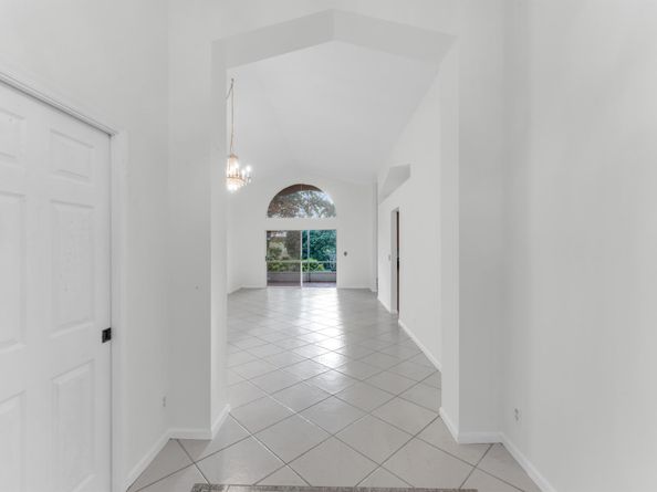 2705 Pointe Circle, Greenacres FL 33413