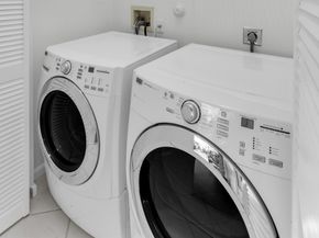 2705 Pointe Circle, Greenacres FL 33413