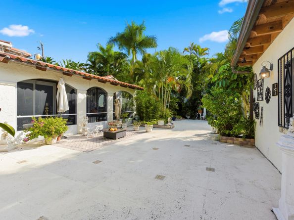 281 Granada Road, West Palm Beach FL 33401