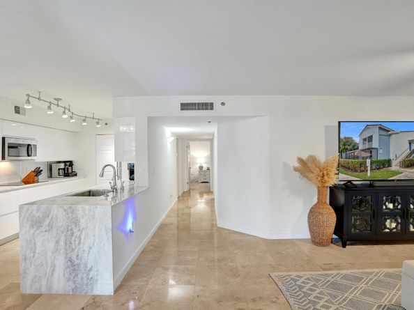 3237 Clint Moore Road 108, Boca Raton FL 33496