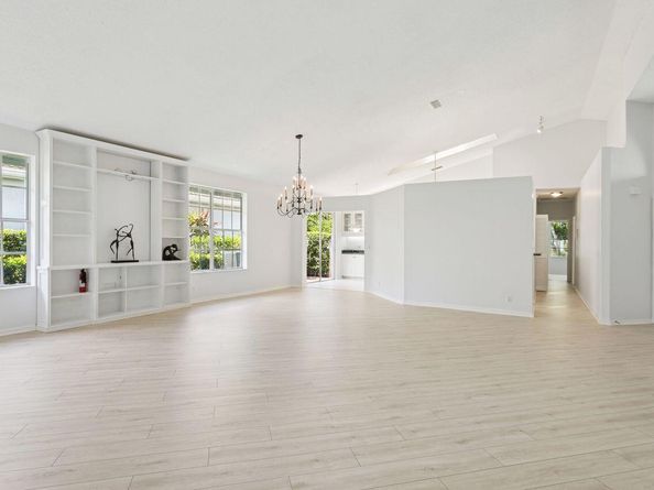 12921 Oak Knoll Drive, Palm Beach Gardens FL 33418