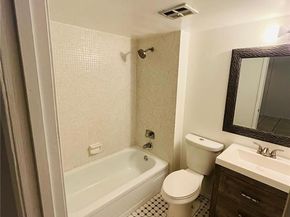 118 Royal Park Dr 1F, Oakland Park FL 33309