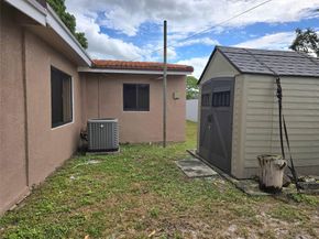 2420 N 59TH Ter, Hollywood FL 33021