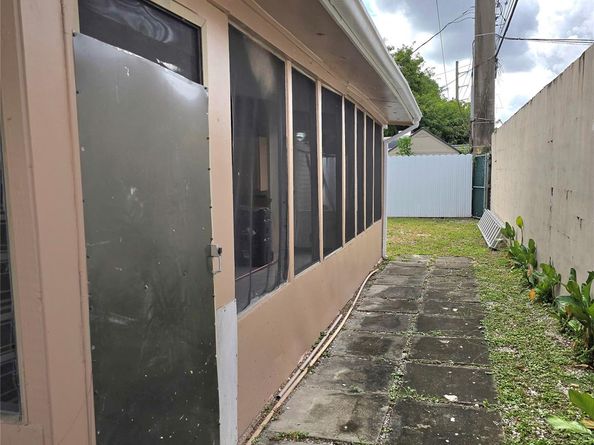 2420 N 59TH Ter, Hollywood FL 33021