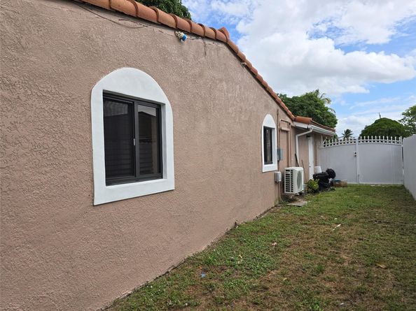 2420 N 59TH Ter, Hollywood FL 33021