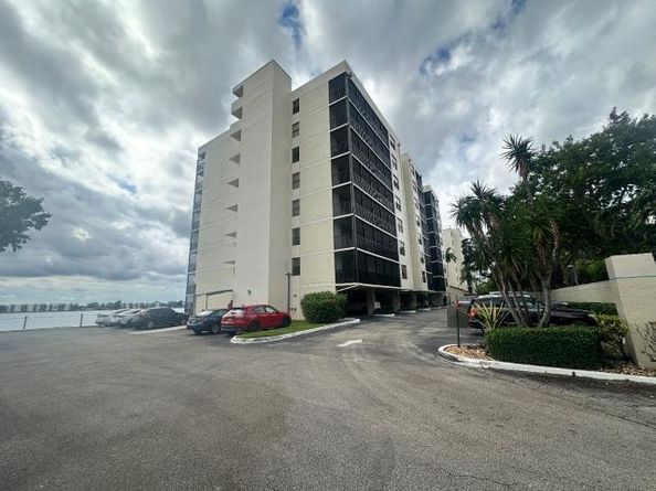 105 Lake Emerald Drive 810, Oakland Park FL 33309