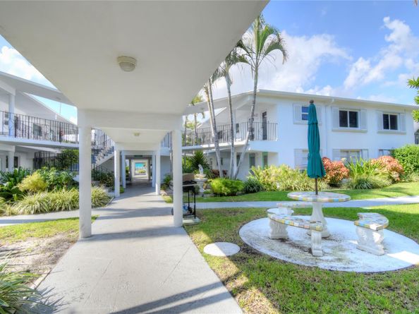 2161 NE 42nd Ct 114, Lighthouse Point FL 33064