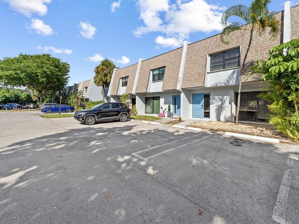 455 Canal Point N 108, Delray Beach FL 33444