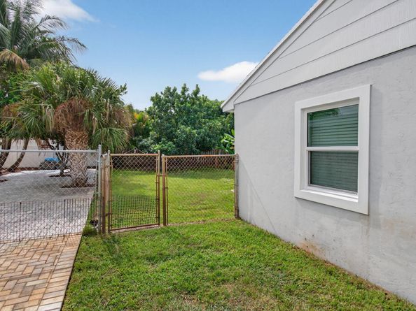 254 NE 22nd Street, Delray Beach FL 33444