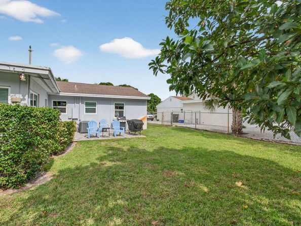 254 NE 22nd Street, Delray Beach FL 33444