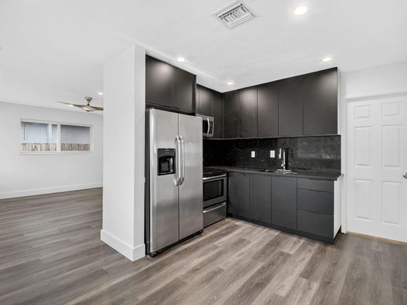 2860 NW 7th Street, Fort Lauderdale FL 33311