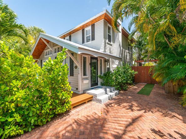 715 Palm Street, West Palm Beach FL 33401