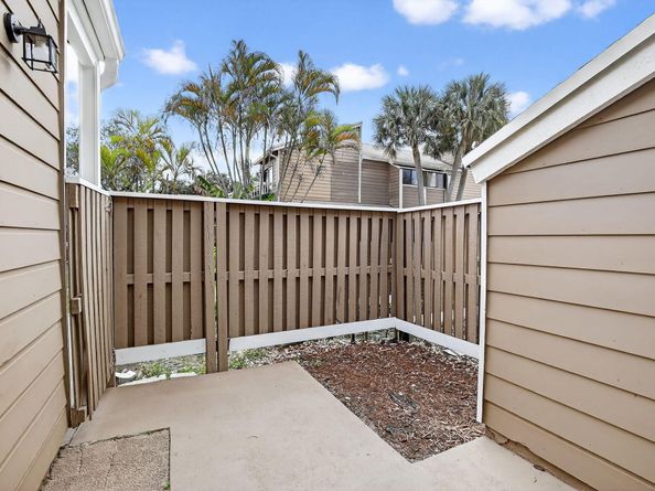 7135 Sportsmans Drive, North Lauderdale FL 33068