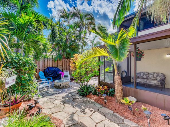 3530 E Gardens East Drive E B, Palm Beach Gardens FL 33410