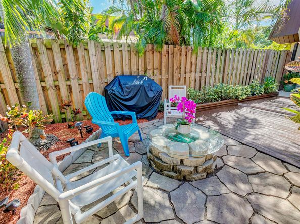 3530 E Gardens East Drive E B, Palm Beach Gardens FL 33410